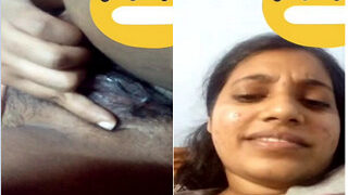 Desi Girl Shows Her Wet Pussy On VC | Viral MMS Desi