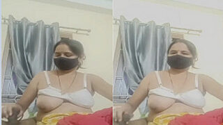 Desi Bhabhi Give Handjob | Viral MMS Desi