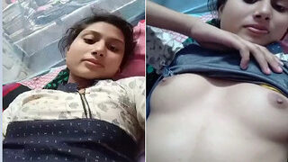 Desi Bhabhi Play With Her Boobs | Viral MMS Desi