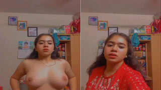 Sexy Desi Girl Shows Her Boobs | Viral MMS Desi