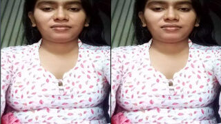 Desi Village Girl Shows Boobs | Viral MMS Desi