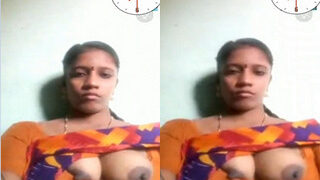 Desi Bhabhi Shows Her Boobs | Viral MMS Desi