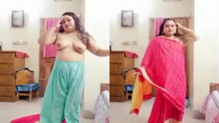 Horny Desi Girl Shows Her Nude Body | Viral MMS Desi