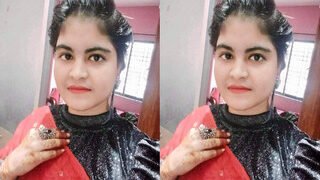 Desi Girl Shows Her Big Boobs Part 2 | Viral MMS Desi