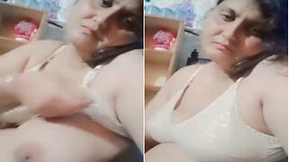 Paki Bhabhi Shows Her Boob | Viral MMS Desi
