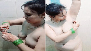 Desi Bhabhi Shaving Her Pussy | Viral MMS Desi