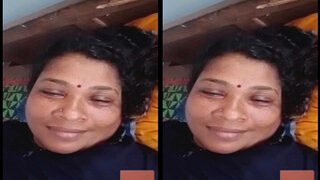 Desi Bhabhi Shows Her Boobs On VC Part 2 | Viral MMS Desi