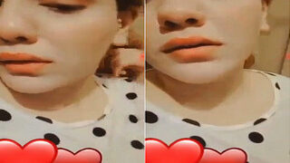 Cute Desi Girl Shows Her Nude Body On VC Part 1 | Viral MMS Desi