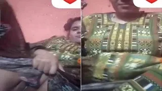 Paki Bhabhi Shows Her Pussy | Viral MMS Desi