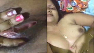 Horny Desi Girl Shows Her Wet Pussy | Viral MMS Desi