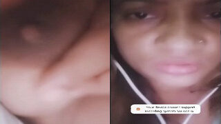 Sexy Desi Girl Shows Her Boobs On VC | Viral MMS Desi