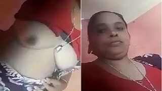 Desi Bhabhi Shows Boobs | Viral MMS Desi