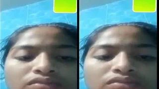 Desi Girl Shows Her Boobs | Viral MMS Desi