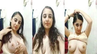 Cute Desi Girl Shows Boobs | Viral MMS Desi