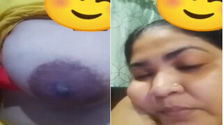 Desi Bhabhi Shows Her Big Boobs | Viral MMS Desi
