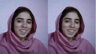 Paki Girl Shows Her Pussy | Viral MMS Desi