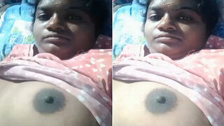 Desi Bhabhi Shows Boobs | Viral MMS Desi