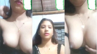 Hot Look Desi Girl Shows Boobs | Viral MMS Desi