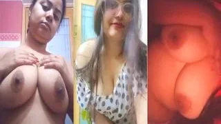 Sexy Desi Girl SHows Her Boobs | Viral MMS Desi