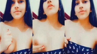 Sexy Desi Girl Shows Boob | Viral MMS Desi