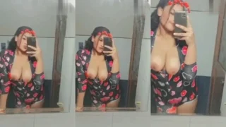Cute Desi Girl Shows Boobs | Viral MMS Desi
